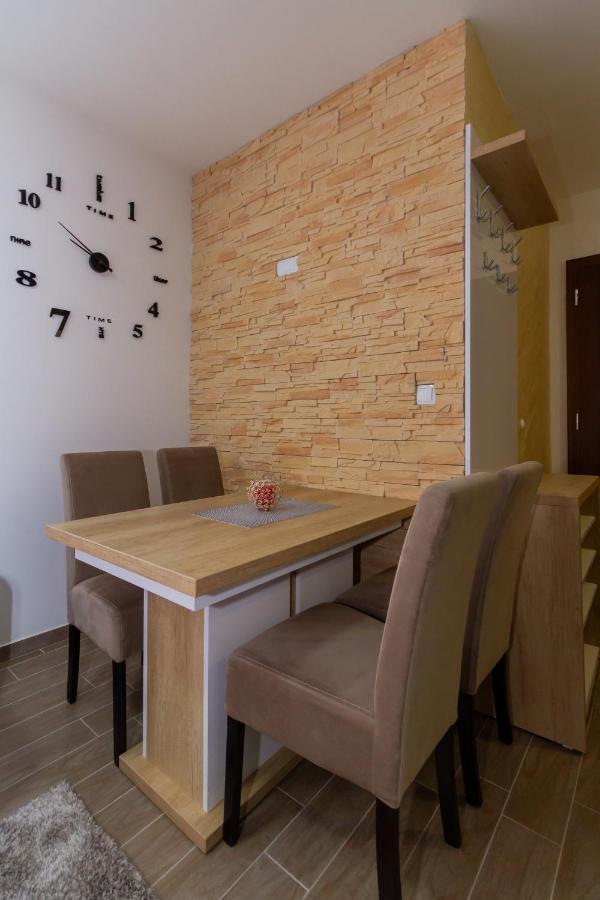 Lux Nikolina Apartment *